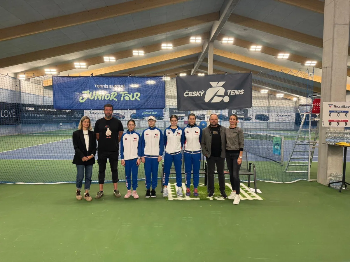 tenis HK