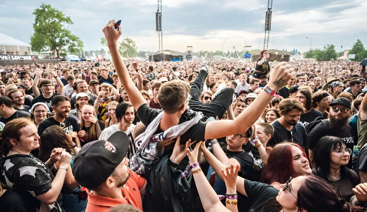 Nedělní program na Rock for People vyvrcholí vystoupením Iron Maiden