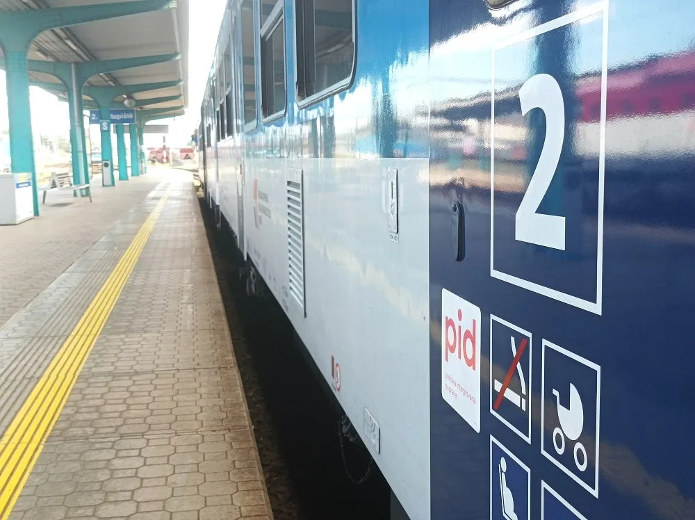 Vlaky přestanou v týdnu obsluhovat trať mezi Trutnovem a Červeným Kostelcem