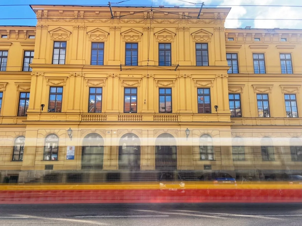 U hradecké zdrávky budou podzemní kontejnery, výhodou je lepší hygiena i estetika
