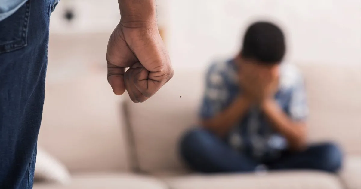 Novela občanského zákoníku poprvé výslovně stanovuje, že násilí – fyzické ani psychické – do rodičovství nepatří. 