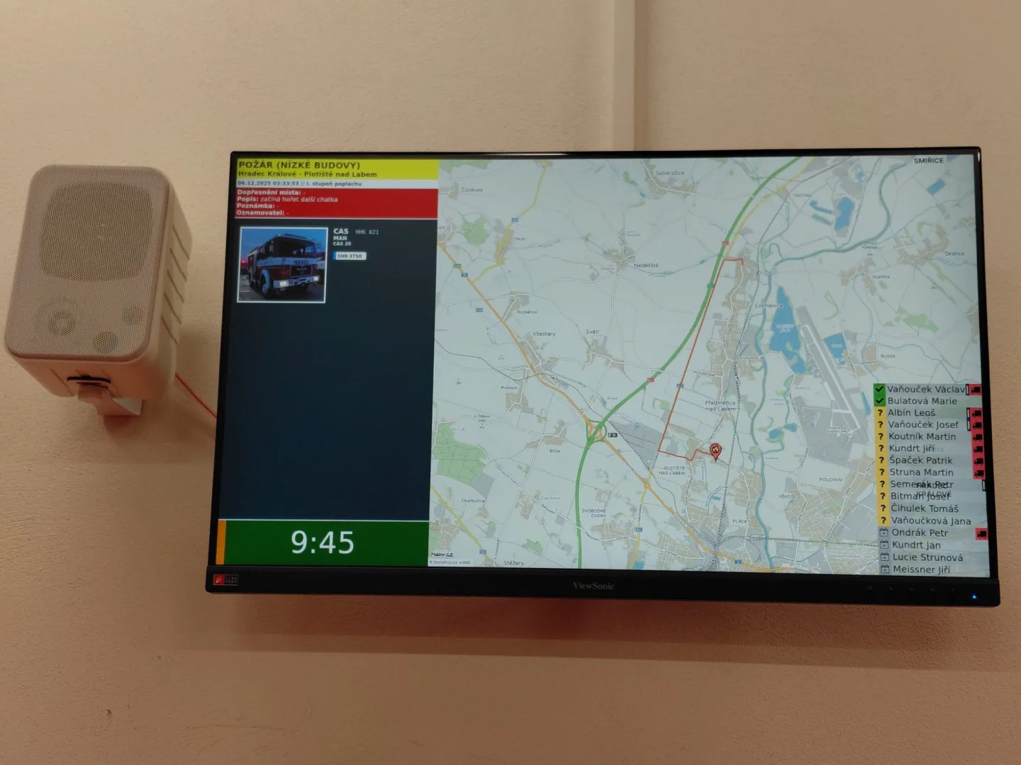 Dobrovolným hasičům v Lochenicích pomůže s výjezdy automatizovaná zbrojnice. Foto: Se svolením Nadace ČEZ