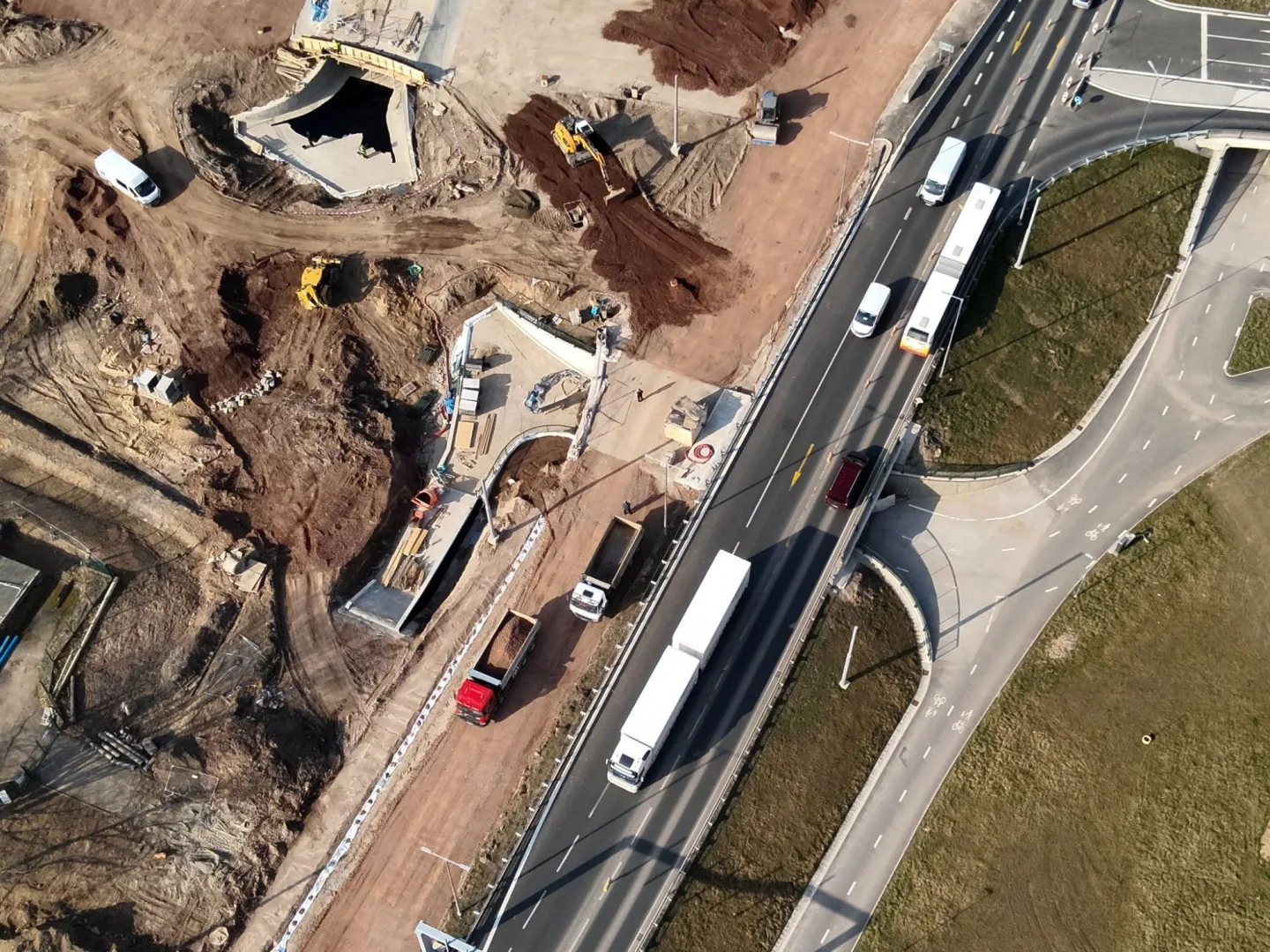 Rekonstrukce hradecké křižovatky Mileta se dostává do finální fáze