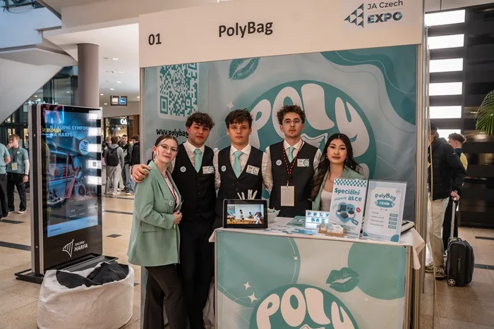 Studenti z uspěli s projekty, které kombinují ekologii, technologie i praktické využití v každodenním životě.