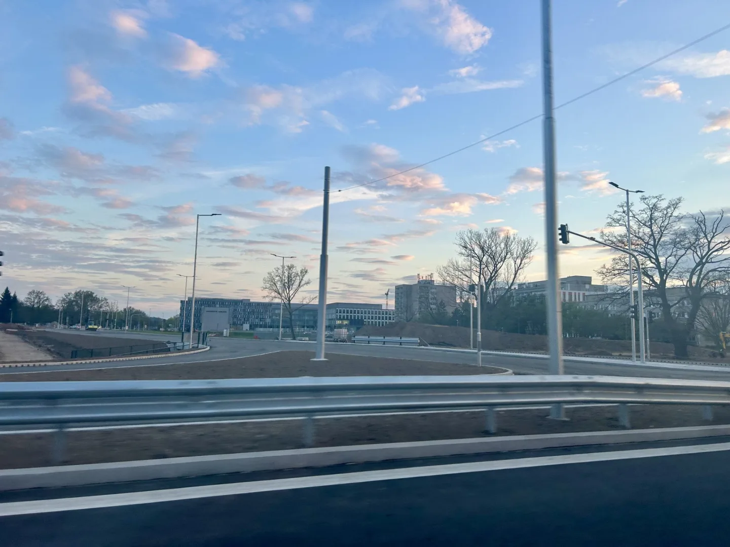 V současnosti jde o největší přestavbu městské křižovatky v Česku, město o ni usilovalo víc než 20 let.