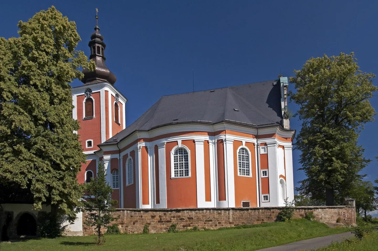 kostel Božanov