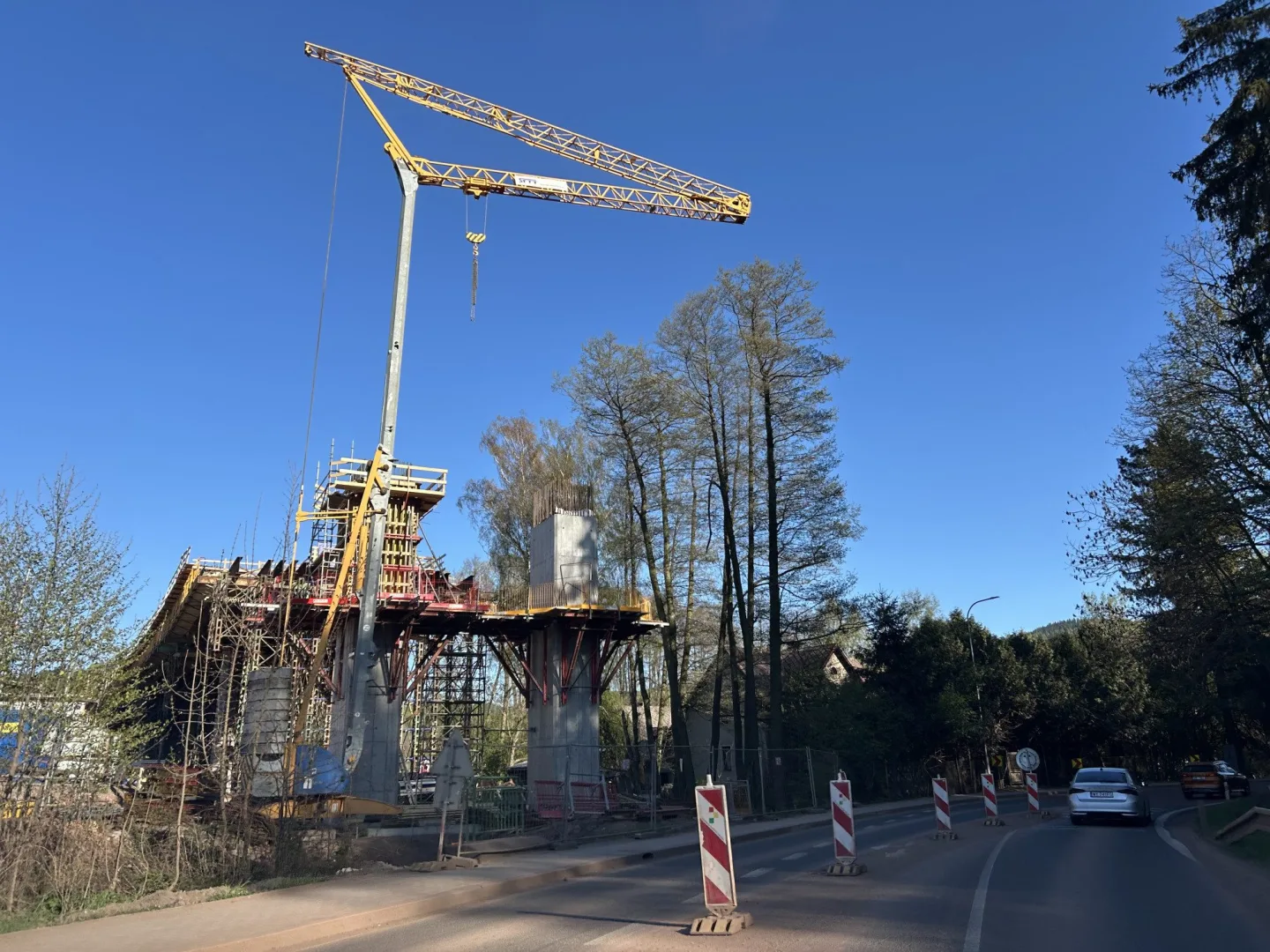 Náchodské dopravní peklo začíná. Kudy se městu vyhnout?