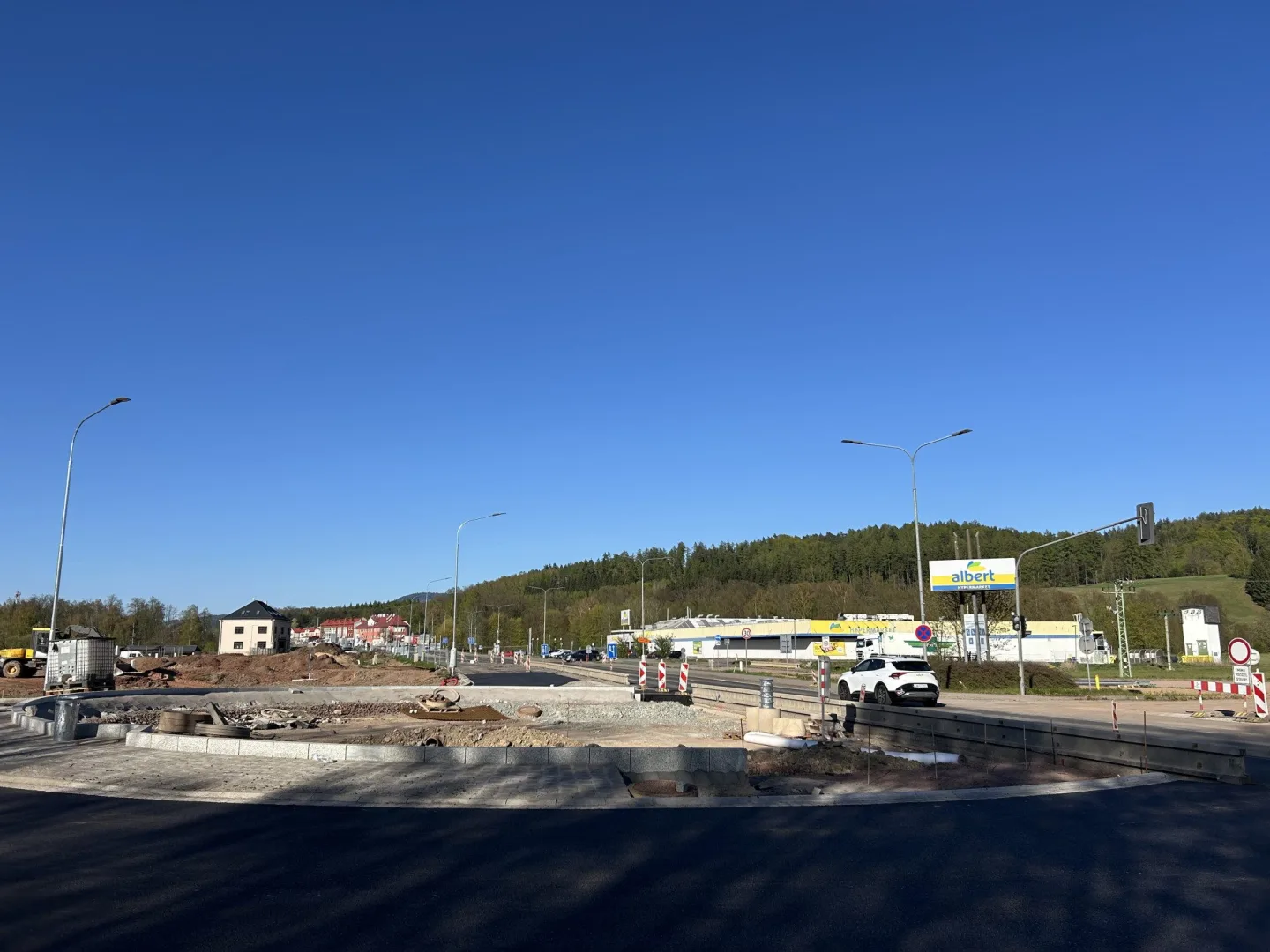 Náchodské dopravní peklo začíná. Kudy se městu vyhnout?