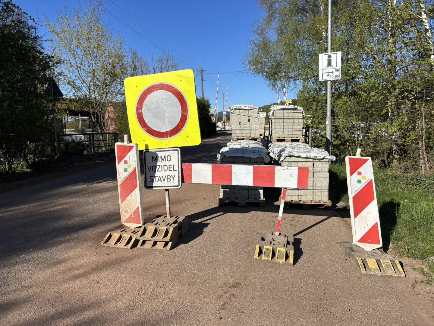 Náchodské dopravní peklo začíná. Kudy se městu vyhnout?