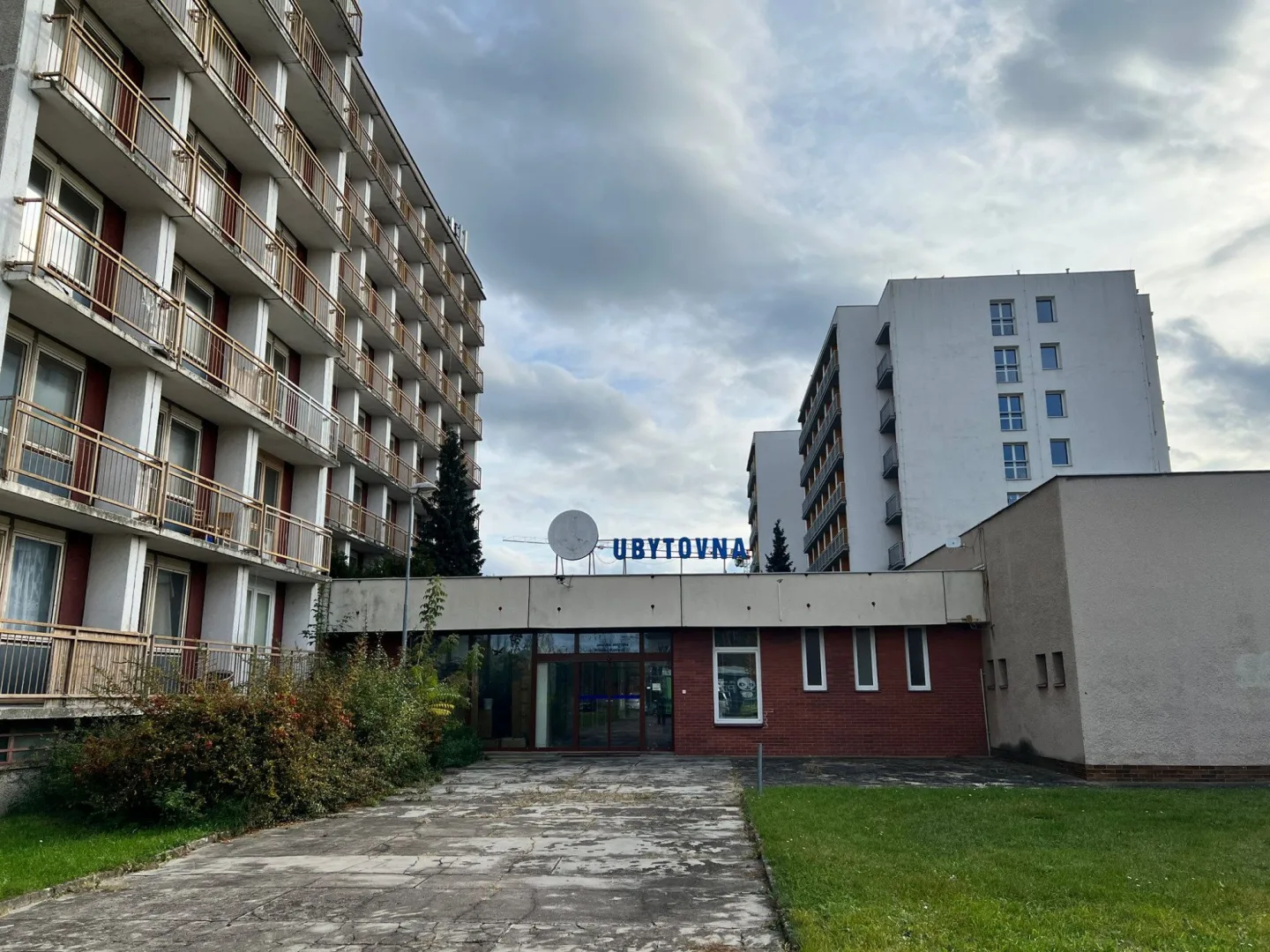 Hradec prodává ubytovnu nemocnice. Nechce z ní mít problémové místo