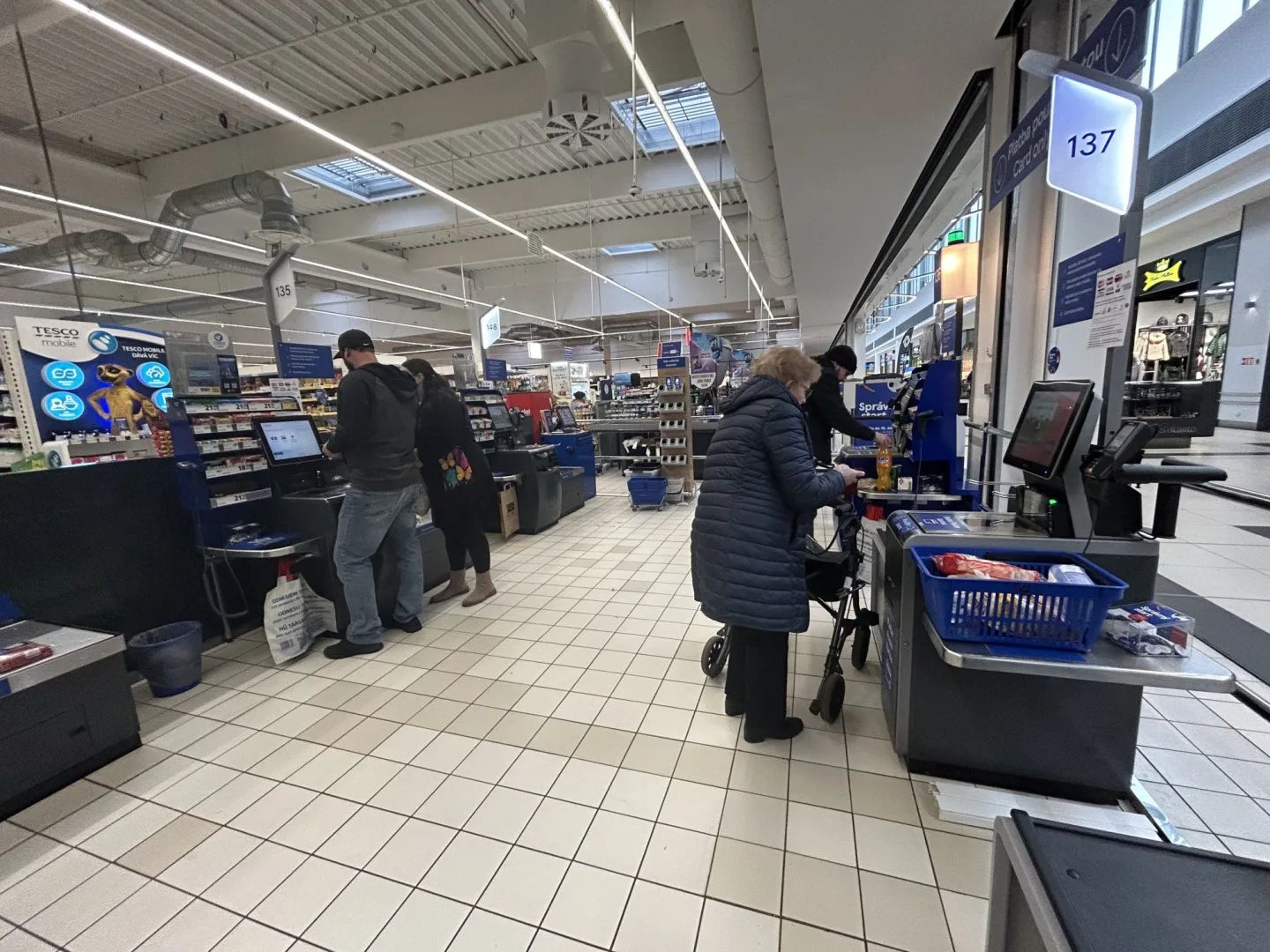 ANKETA: Stále stejné obchody. Jaký řetězec vám v Hradci Králové chybí?