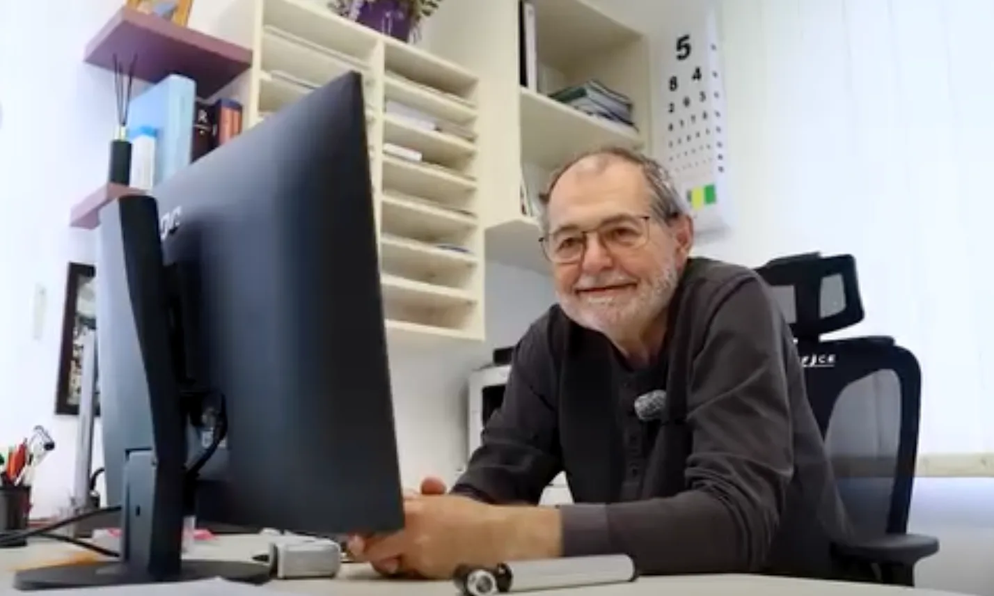 Jan Hartman působí jako praktický lékař ve Rtyni v Podkrkonoší.