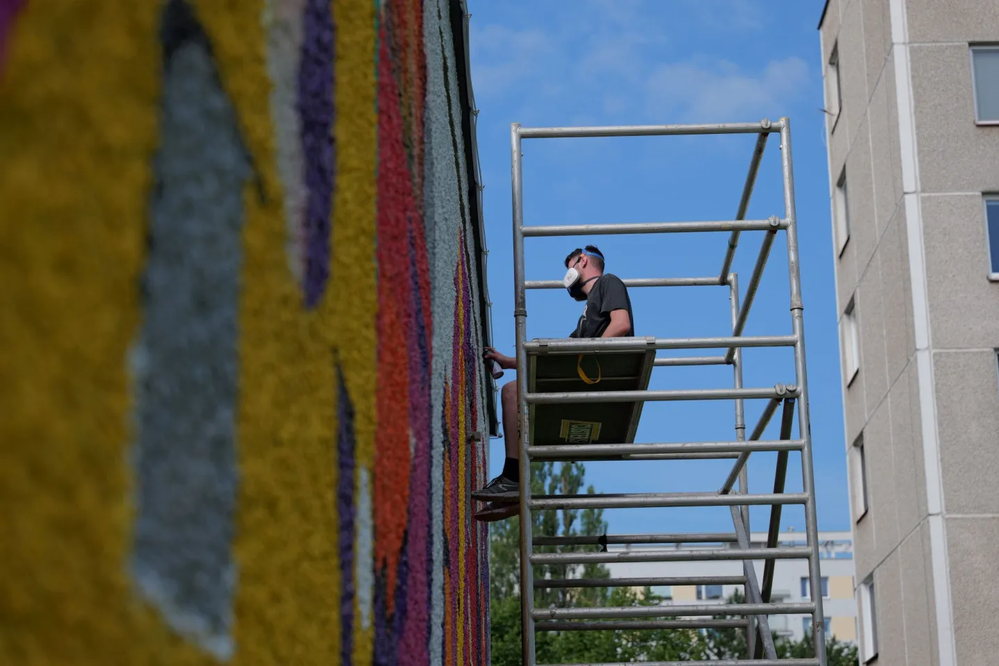 FOTOGALERIE: Street Art Festival přinesl nové muraly i návrat k poničenému dílu Tiny Chertové