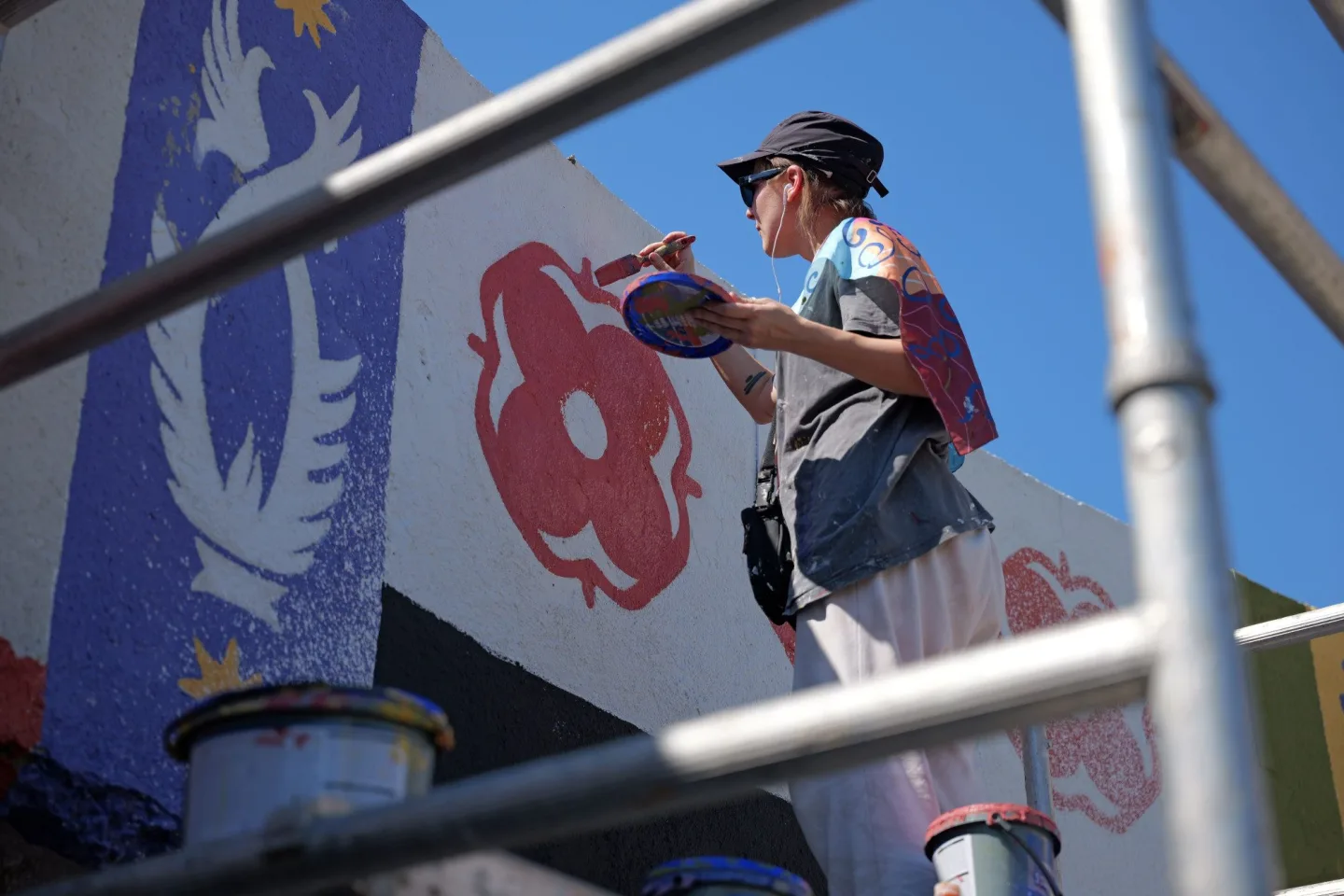 FOTOGALERIE: Street Art Festival přinesl nové muraly i návrat k poničenému dílu Tiny Chertové