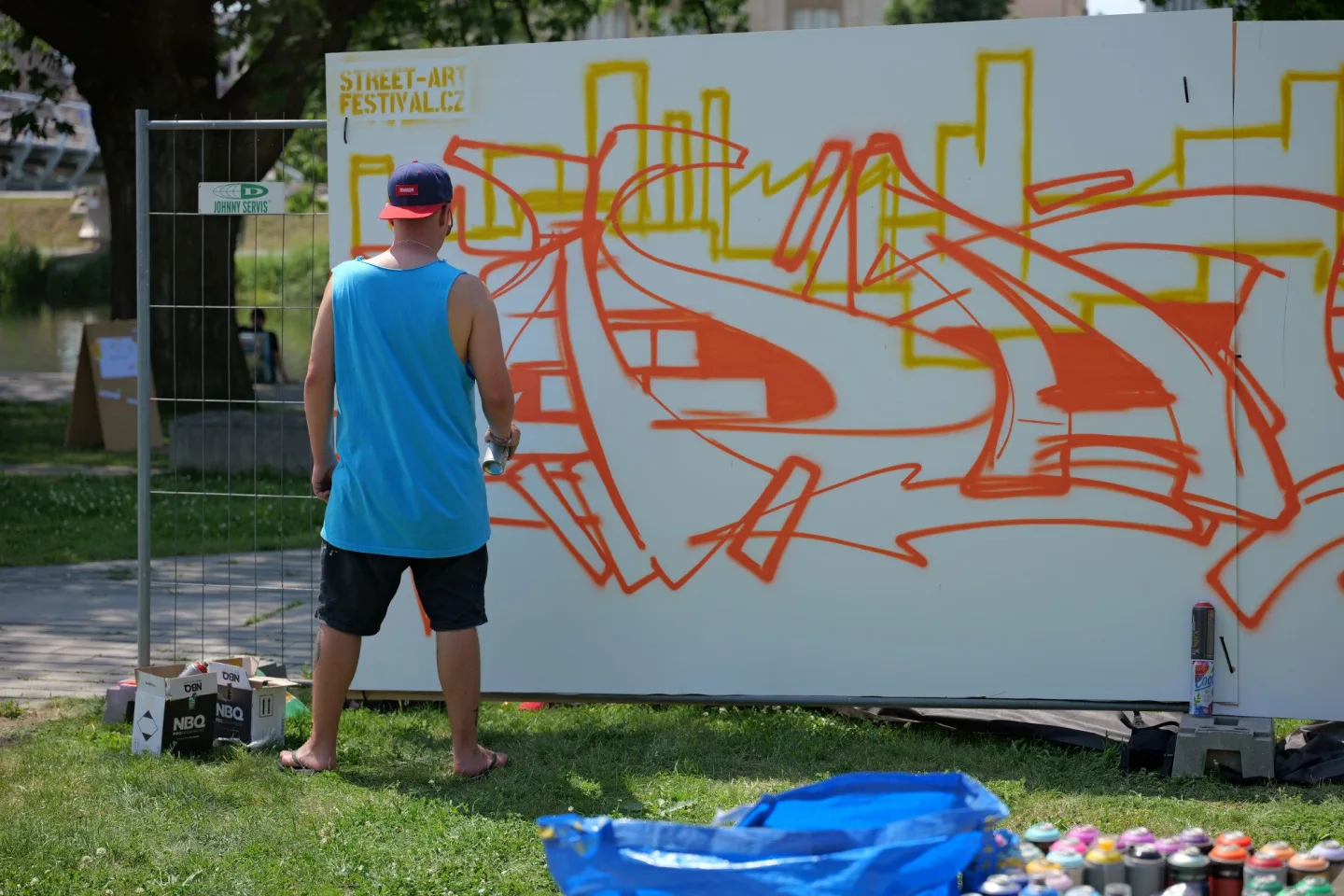 FOTOGALERIE: Street Art Festival přinesl nové muraly i návrat k poničenému dílu Tiny Chertové