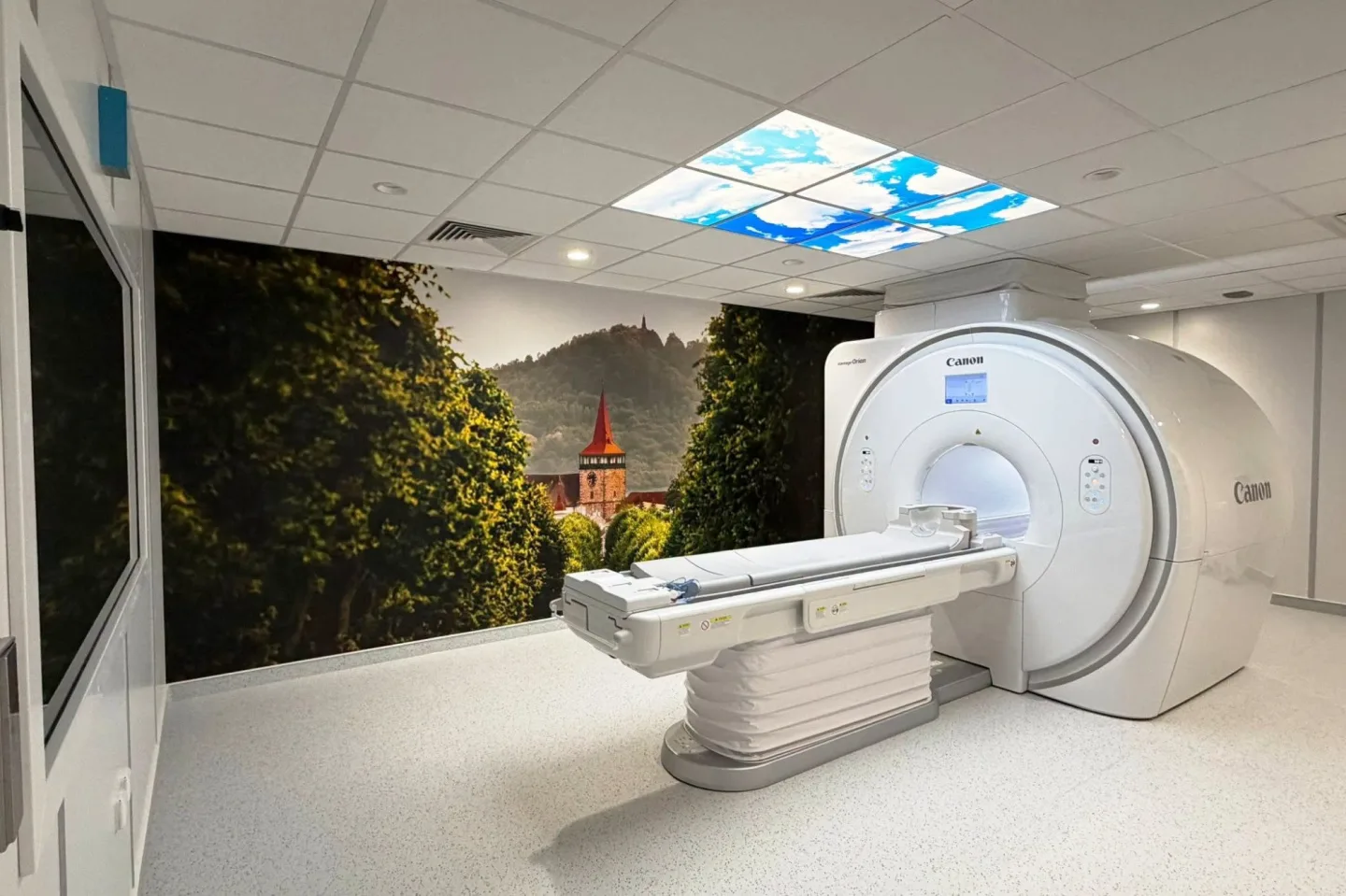 Nemocnice Jičín má magnetickou rezonanci, měla by zkrátit čekací doby