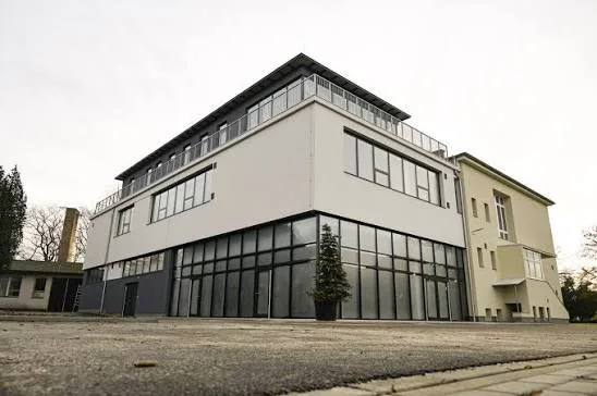 Děti se konečně vrátí do školy v hradecké Malšově Lhotě, kolaudace je na světě