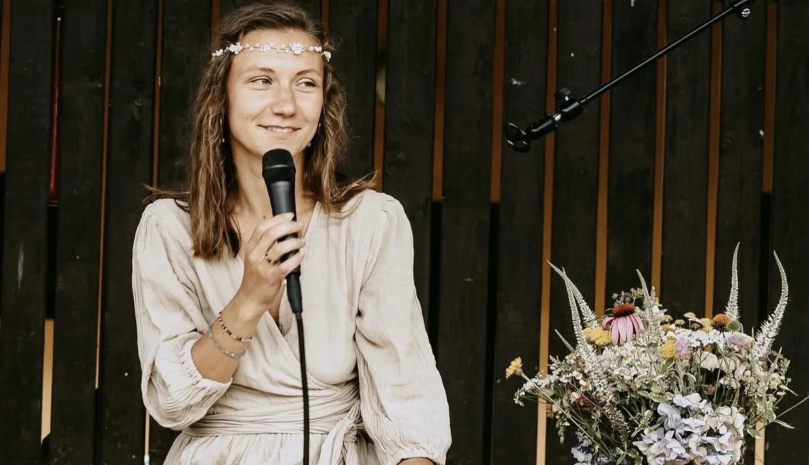 influencerka Karolína Kostroňová vystupující pod jménem Kerolajnaa