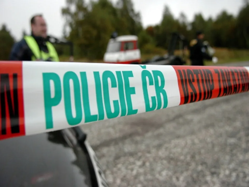 Policie obvinila z jablonecké vraždy 35letou ženu, soudce ji poslal do vazby