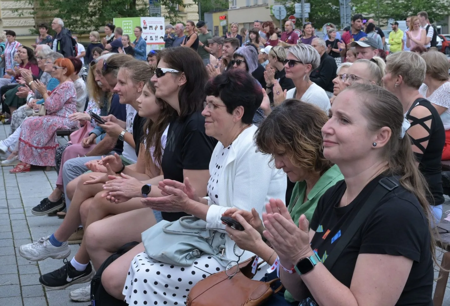 Do Hronova míří tisíce lidí. Festival nabídne téměř 150 představení i koncerty zdarma