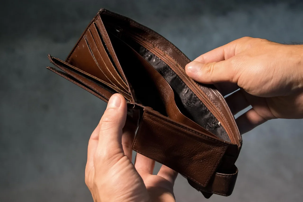 Mladí Češi mají finance pod kontrolou. Přesto jim chybí peníze na zážitky