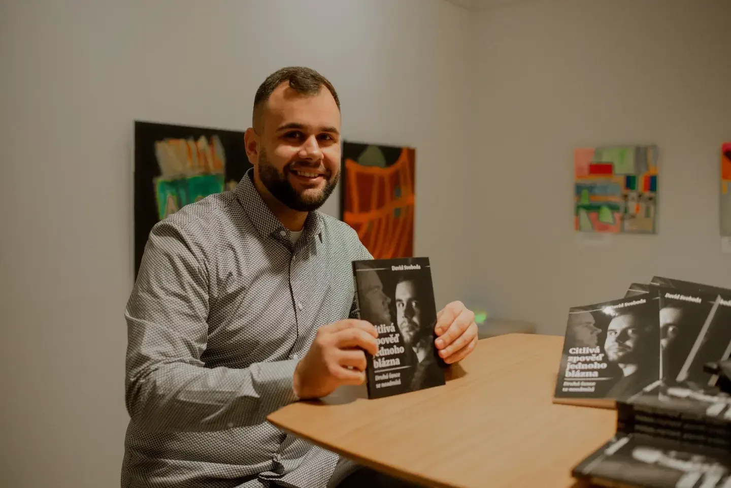 Přežil pokus o sebevraždu. Dnes David o bipolární poruše píše úspěšné knihy
