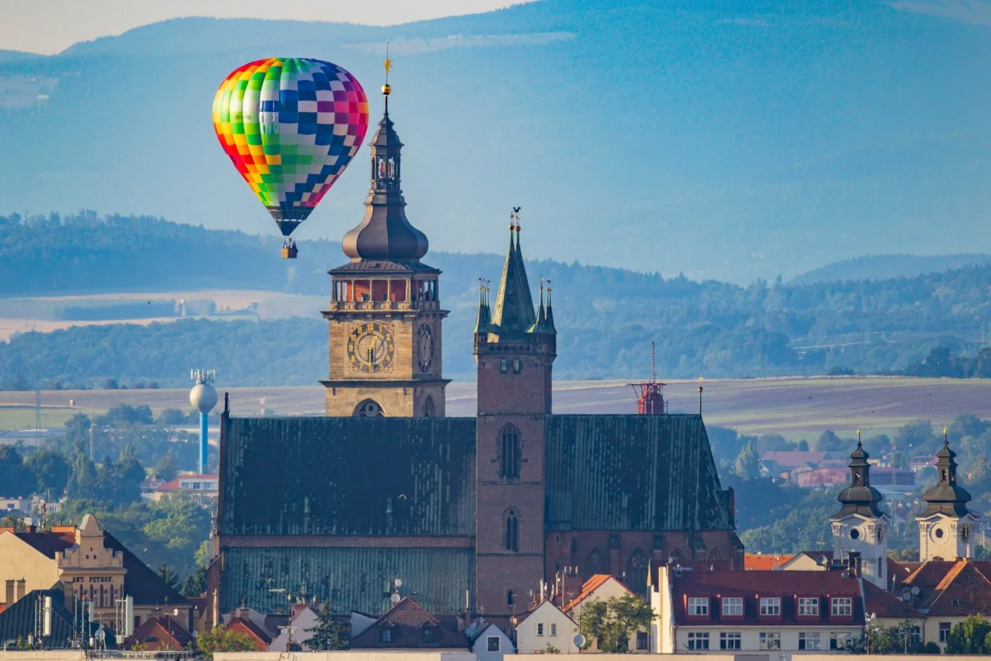 Balóny, koncerty, rytíři i mejdany. Hradec chystá devět dní slavností