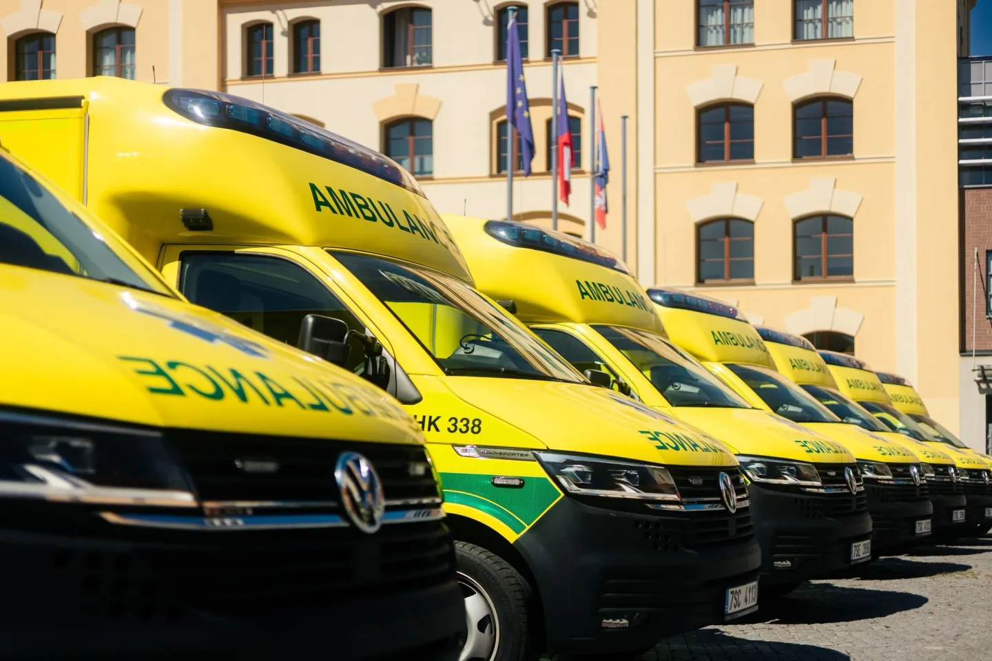 Záchranná služba v Královéhradeckém kraji má sedm nových sanitek
