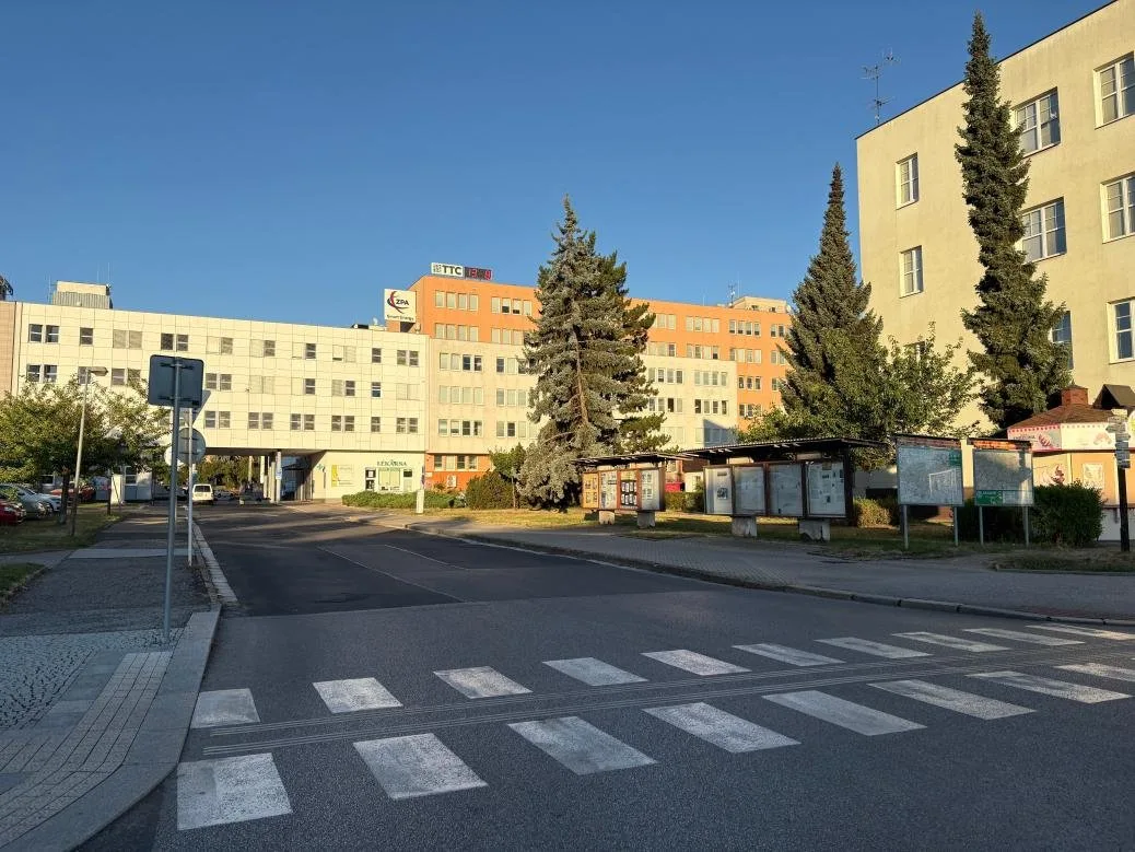 Bagry míří do centra Trutnova. Dnes začíná oprava náměstí Republiky