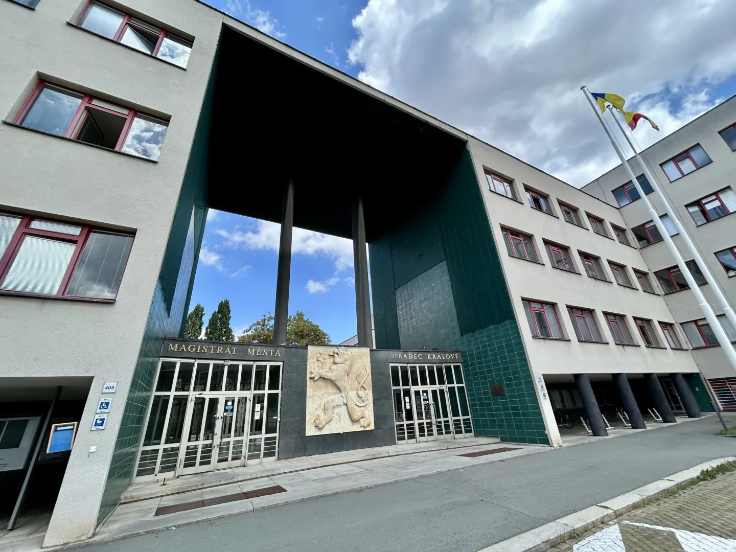 Z rekordního podvodu v Hradci Králové policie zajistila asi pět milionů
