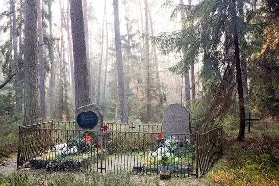 Hradecké hřbitovy mají co vyprávět. Historici vás provedou jejich příběhy