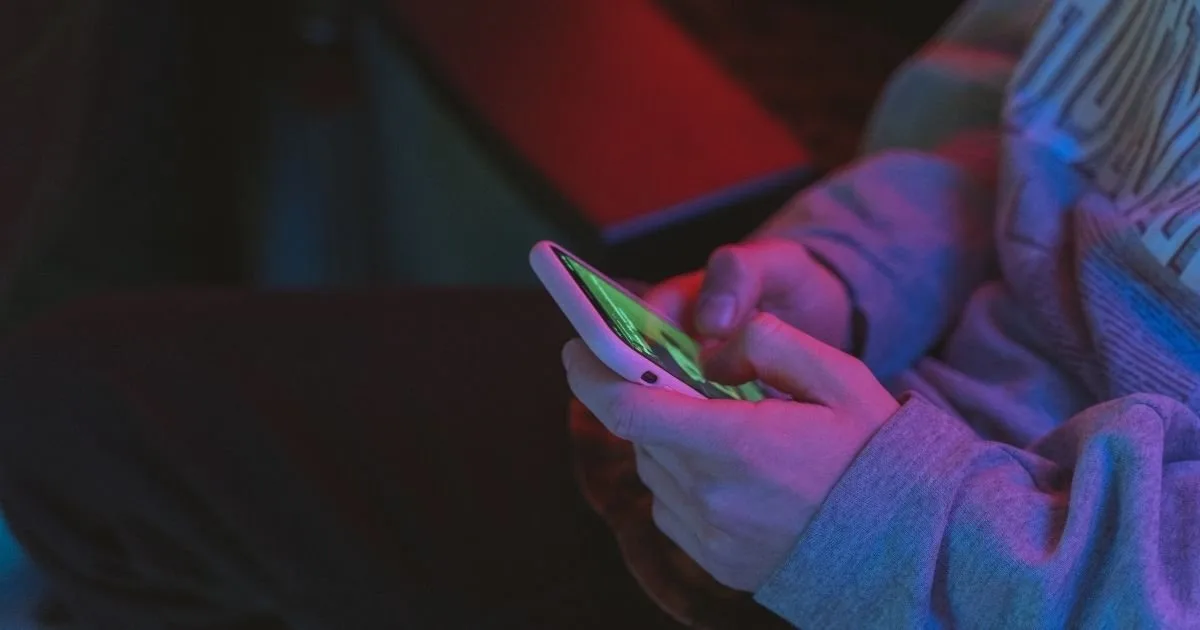 Dítě není content. Policie drsným videem varuje před fotkami dětí na síti