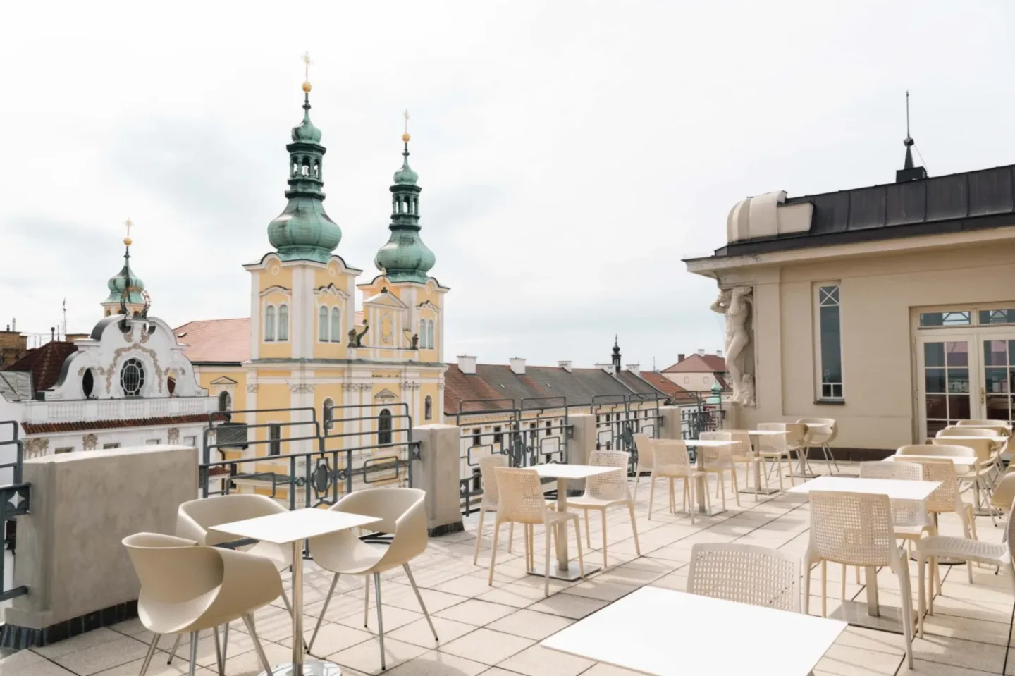 Tři pátky nad střechami Hradce. Galerie otevře skrytou terasu