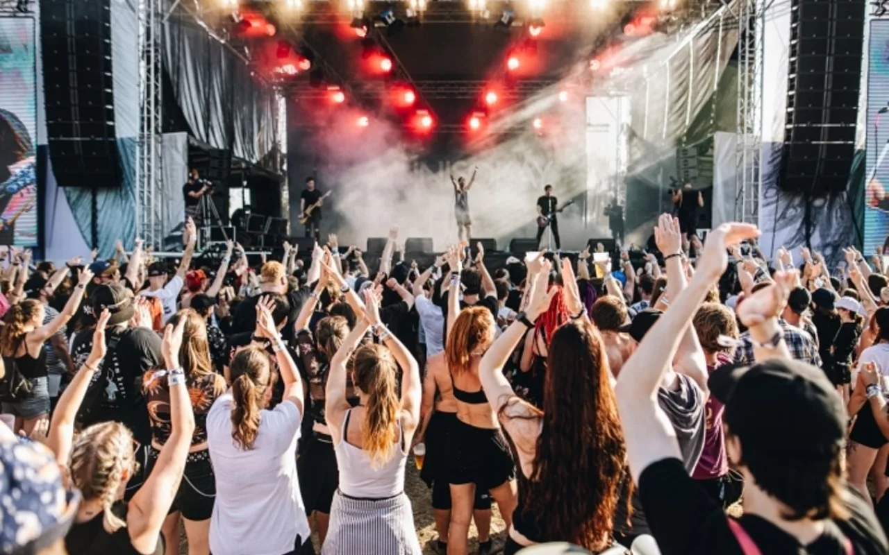 Jičín a Náchod pohostí Festival Královéhradeckého kraje. Zazpívá zde i Csáková