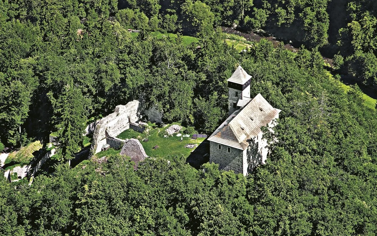 Dnes na hrad nebo zámek zdarma. Zájem předčil očekávání, zbývá už jen pár míst