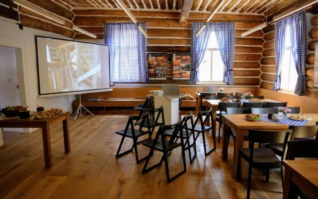 Úpická Dřevěnka oblékla nový kabát