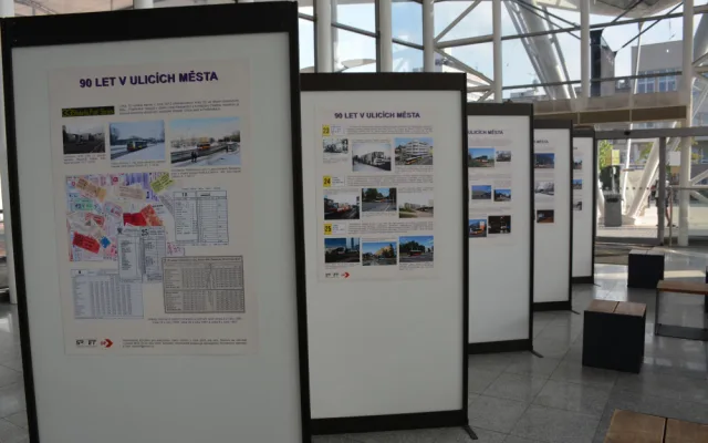 Výstava u příležitosti 90. výročí MHD v ulicích Hradce Králové
