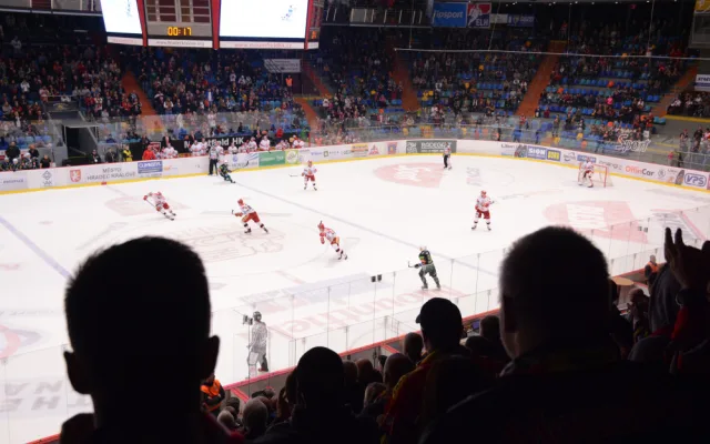 Hradečtí hokejisté porazili Karlovy Vary