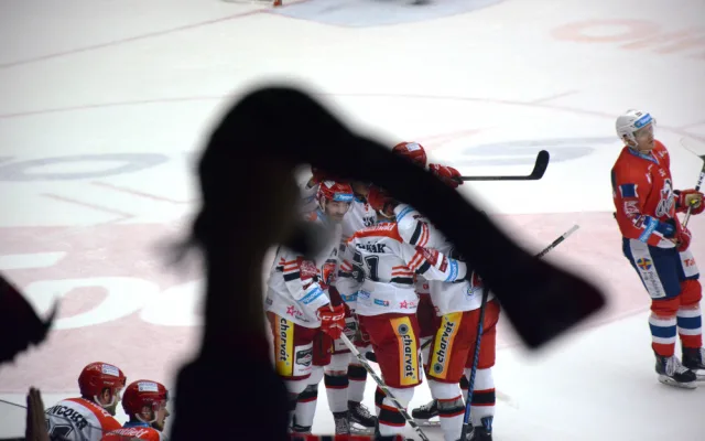 Derby ovládly Pardubice, Hradec doma v letošní sezóně poprvé padl