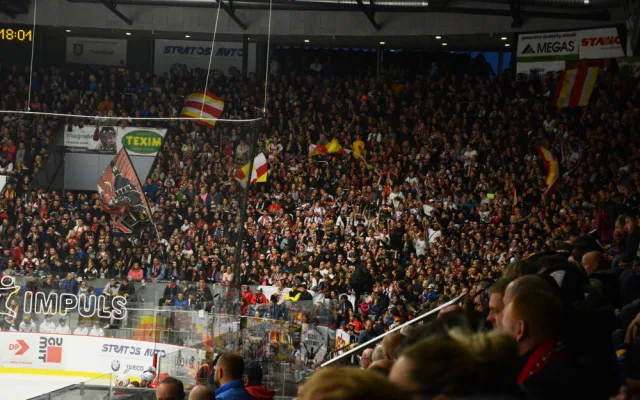 Derby ovládly Pardubice, Hradec doma v letošní sezóně poprvé padl