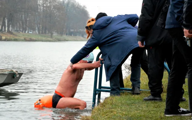 Labe patřilo o víkendu otužilcům. Plaveckých závodů se zúčastnili i zahraniční sportovci