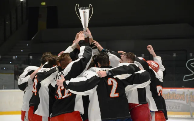 Prestižní univerzitní derby ovládl Hradec, domácí Pardubice prohrály vysoko 2:6