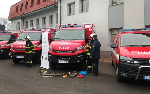 Krajští hasiči koupili auta a techniku za 67 milionů korun