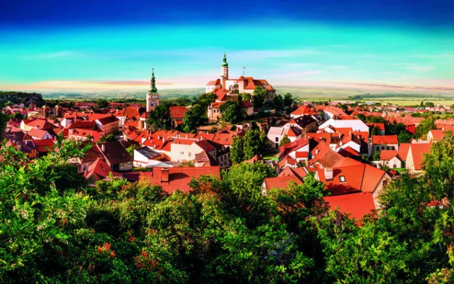 Obliba jižní Moravy z pohledu turistů každoročně stoupá. O kraj vína se zajímají i světová média