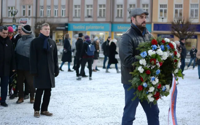 Centrem města prošel pietní průvod, studenti zopakovali pochod za Jana Palacha z roku 1969
