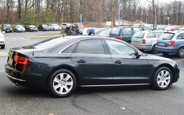 Dopravní policie nasadila do boje s piráty silnic speciálně vybavenou Audi A8