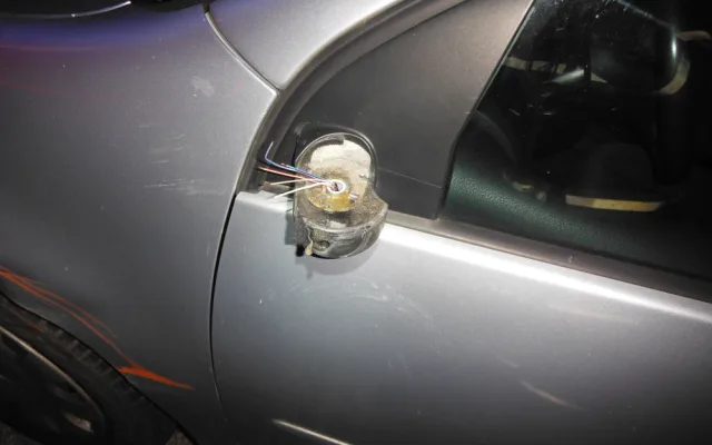 Auto, které překáželo hasičům na cestě k požáru