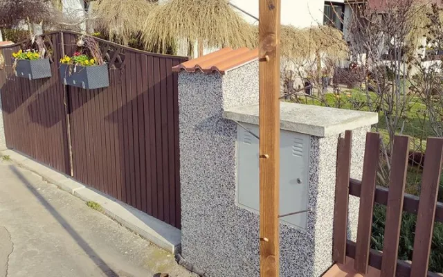 Prázdný Rouškovník Jany Rábové.