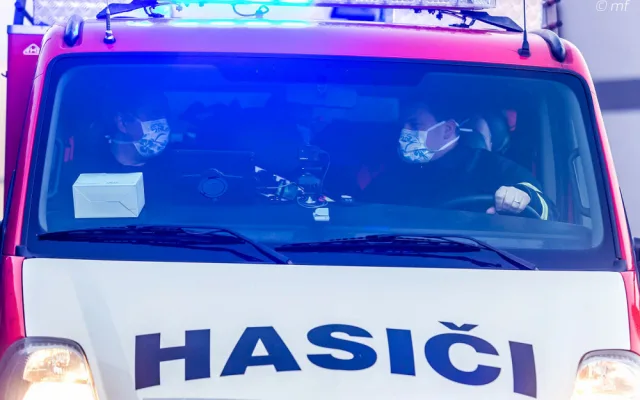 Zásah hasičů v rouškách.