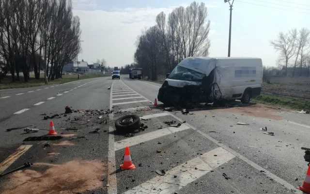 Nehoda cisterny s dodávkou u Týniště nad Orlicí
